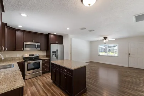4312 3rd Avenue NW Bradenton FL 34209