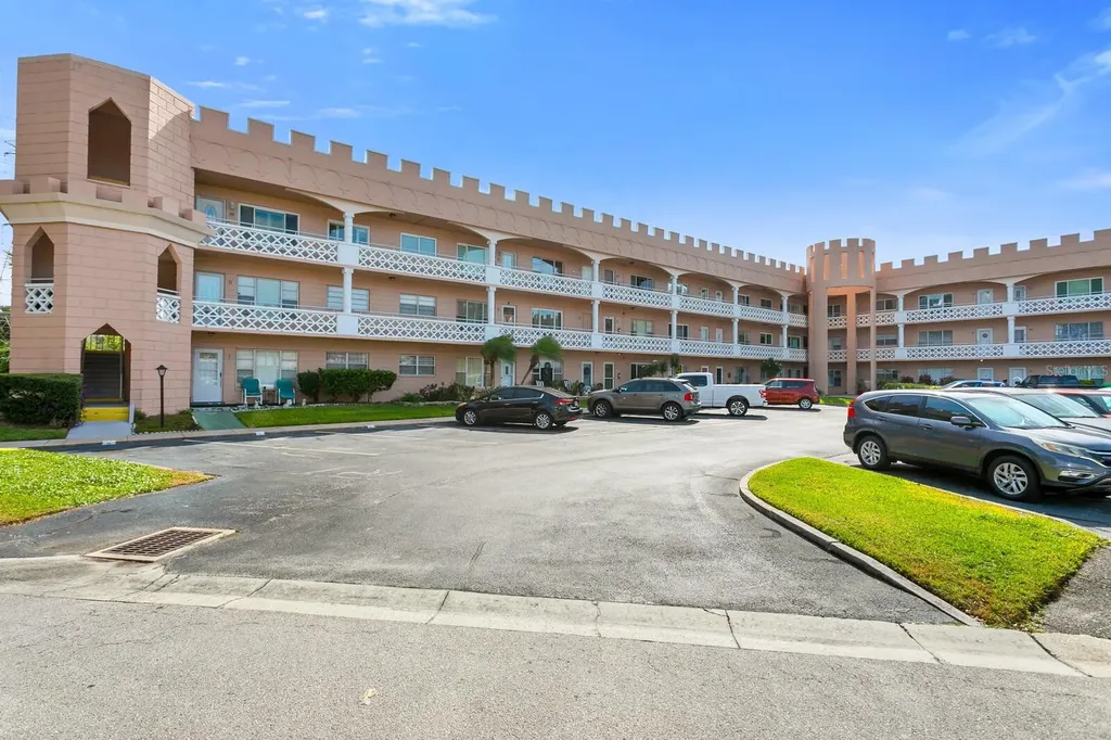 2457 Ecuadorian Way Clearwater FL 33763