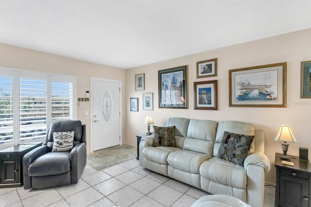 2457 Ecuadorian Way Clearwater FL 33763