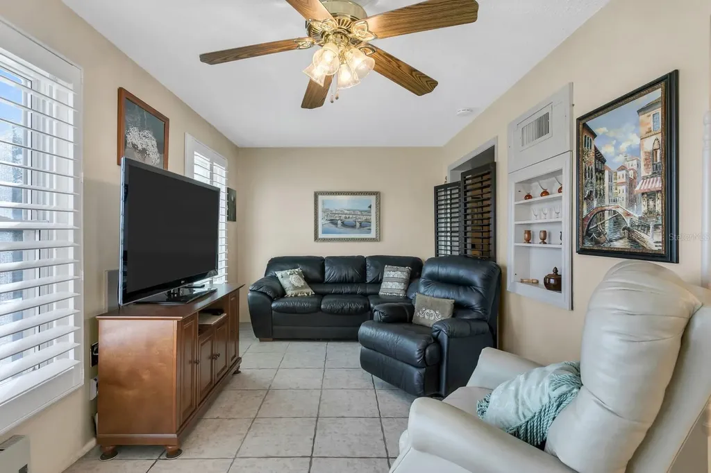 2457 Ecuadorian Way Clearwater FL 33763