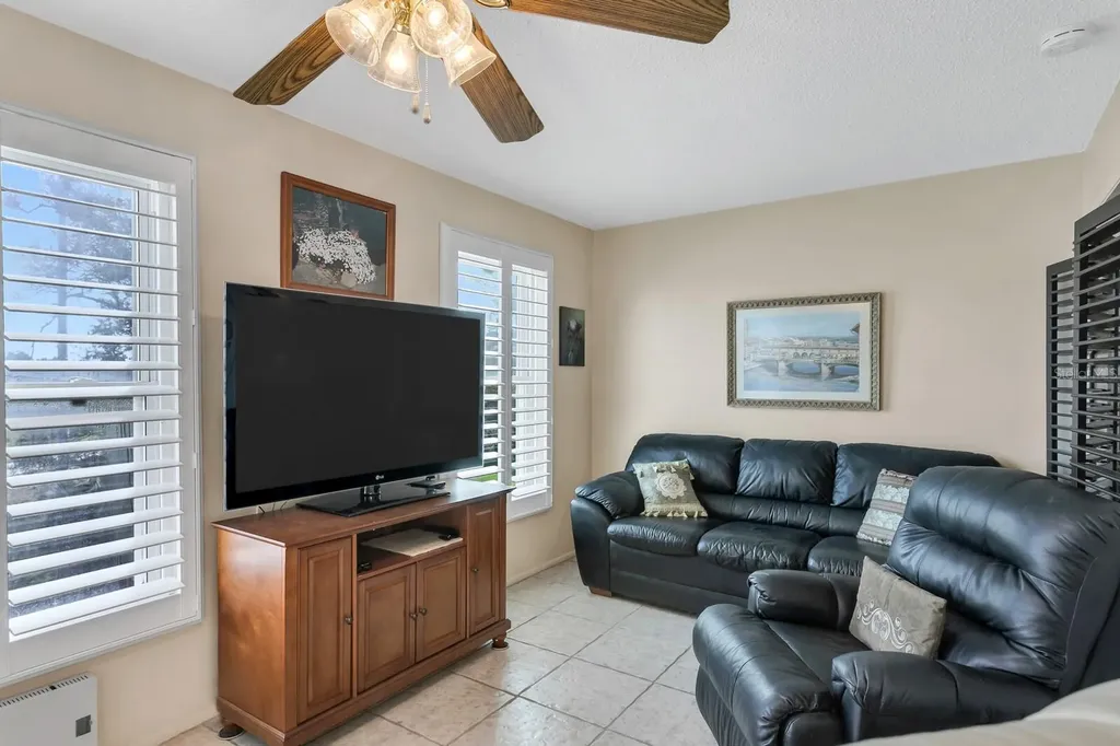 2457 Ecuadorian Way Clearwater FL 33763