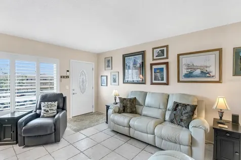 2457 Ecuadorian Way Clearwater FL 33763