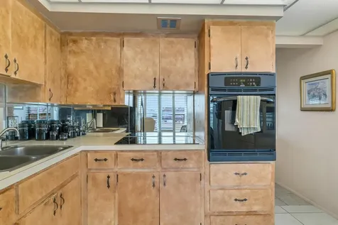 2457 Ecuadorian Way Clearwater FL 33763