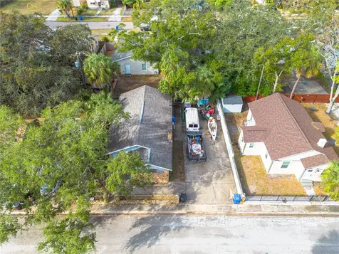 2011 Auburn Street S St Petersburg FL 33712