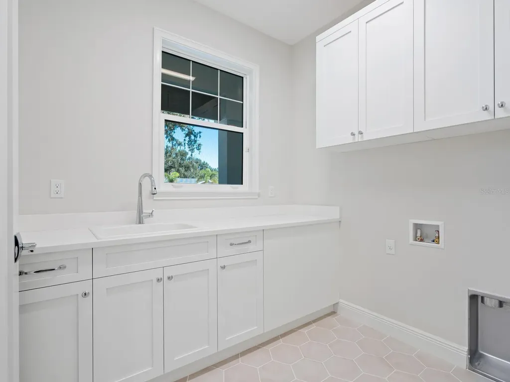 1876 Magnolia Street Sarasota FL 34239