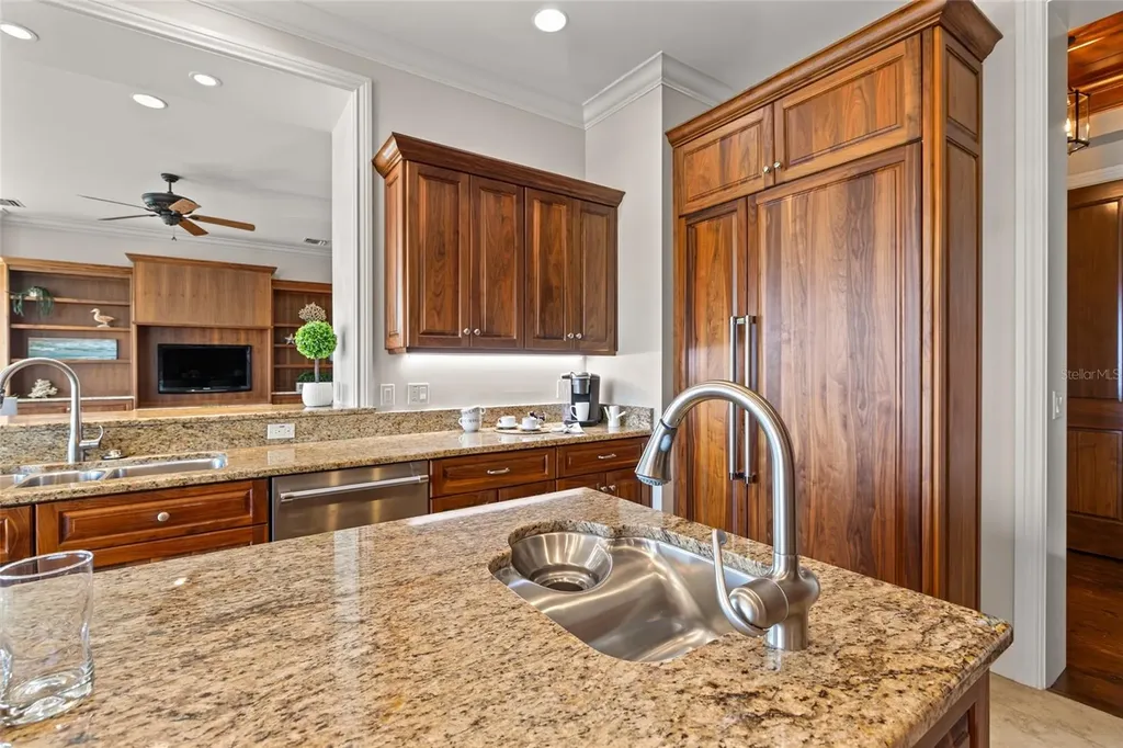 1976 Kansas Avenue NE St Petersburg FL 33703