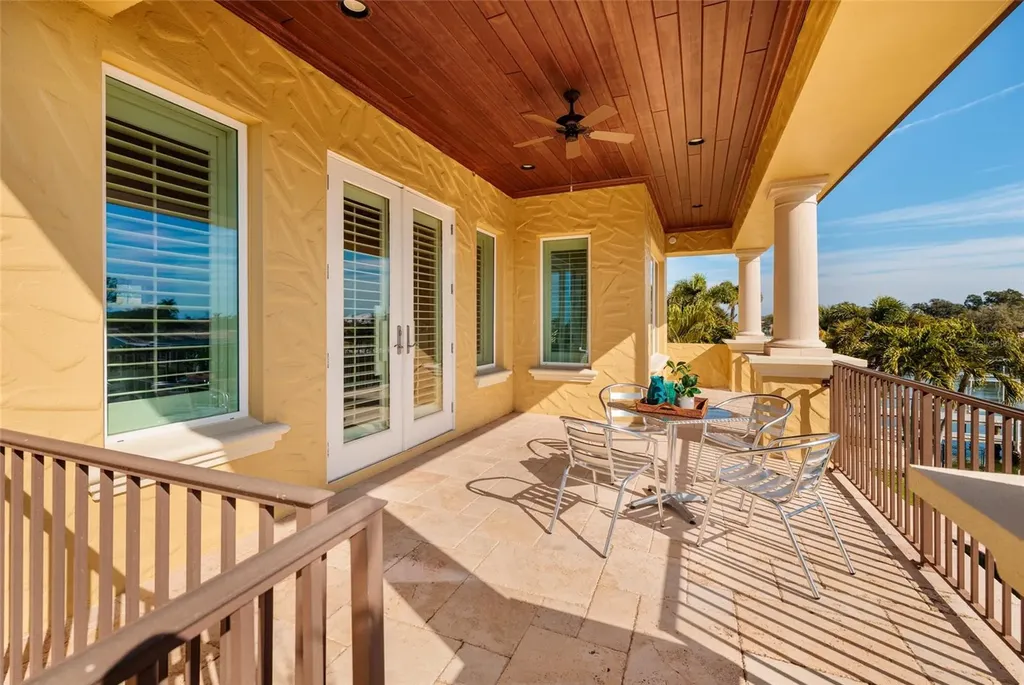 1976 Kansas Avenue NE St Petersburg FL 33703