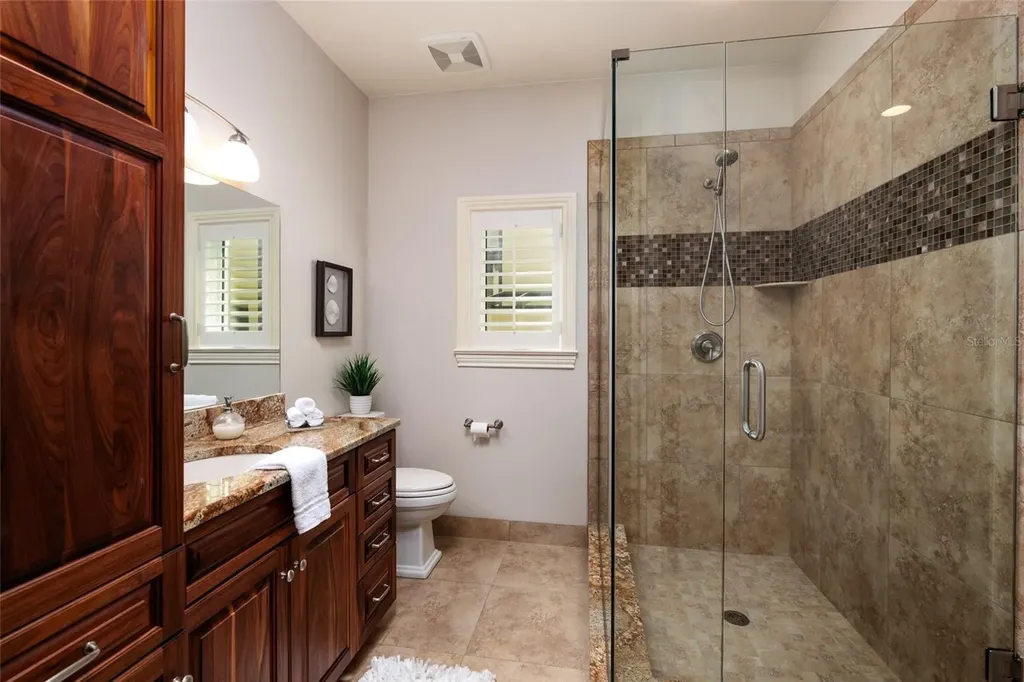 1976 Kansas Avenue NE St Petersburg FL 33703