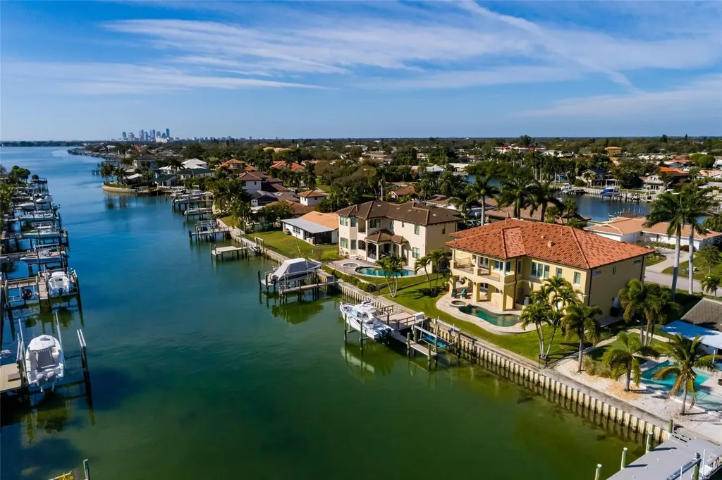 1976 Kansas Avenue NE St Petersburg FL 33703