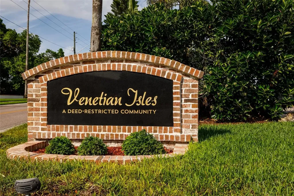 1976 Kansas Avenue NE St Petersburg FL 33703