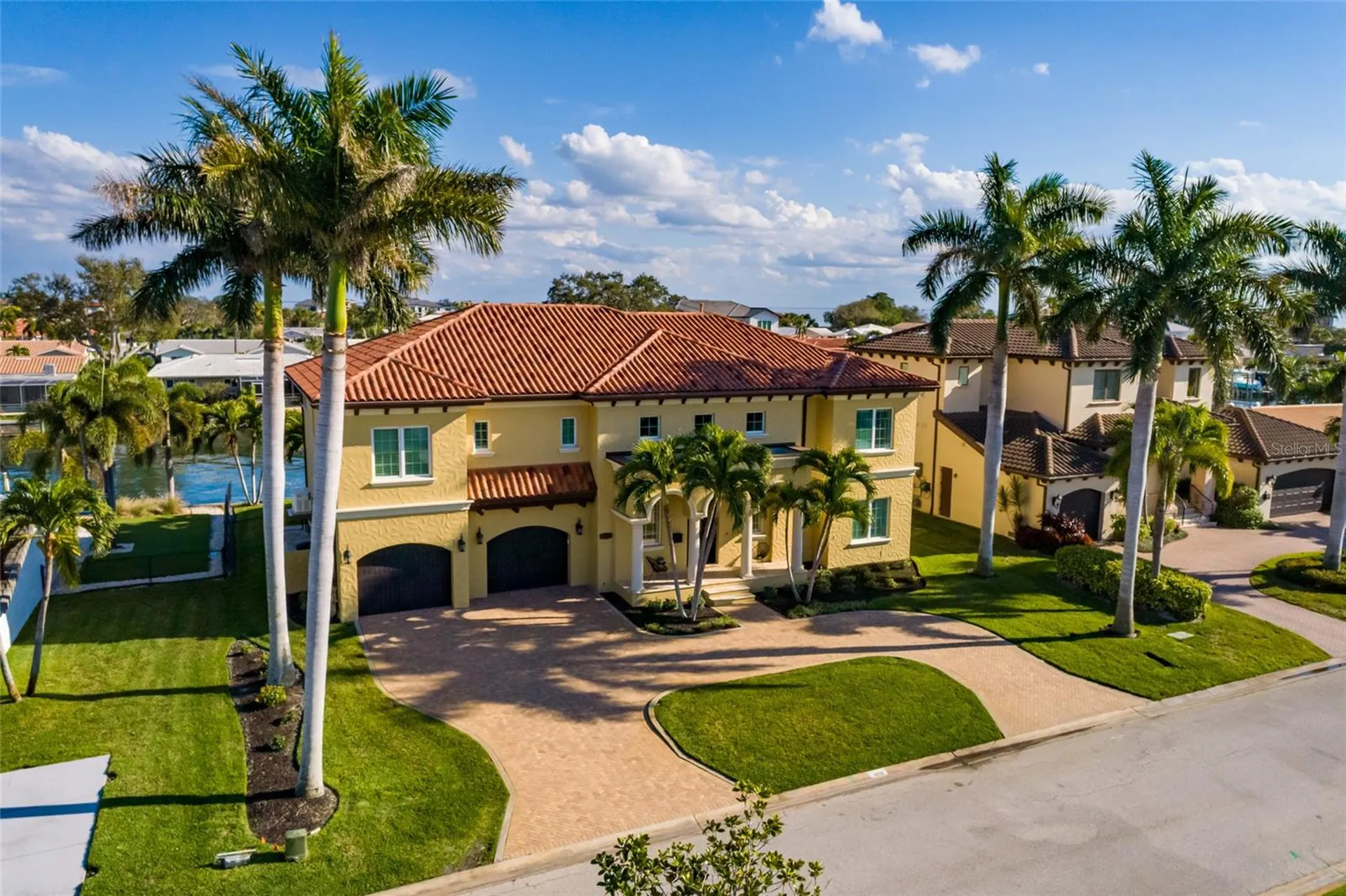 1976 Kansas Avenue NE St Petersburg FL 33703