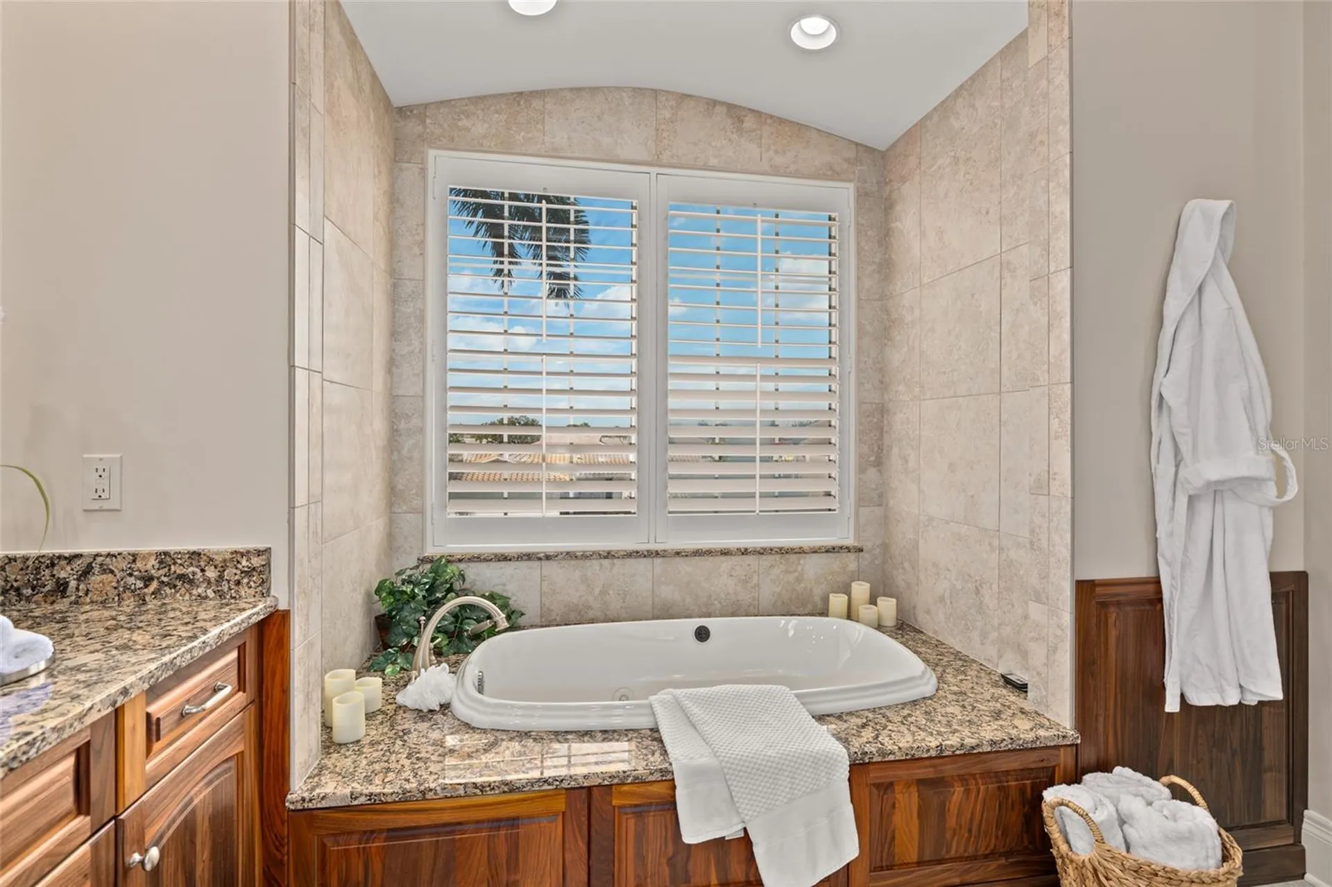 1976 Kansas Avenue NE St Petersburg FL 33703