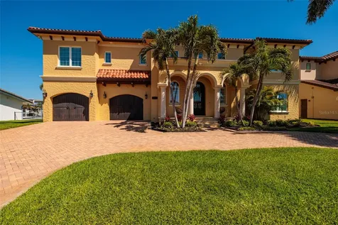 1976 Kansas Avenue NE St Petersburg FL 33703