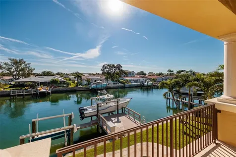 1976 Kansas Avenue NE St Petersburg FL 33703