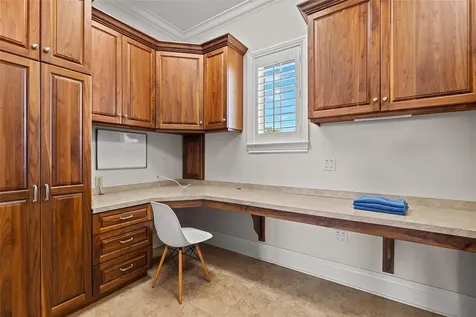 1976 Kansas Avenue NE St Petersburg FL 33703