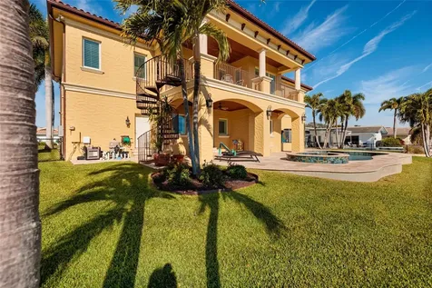1976 Kansas Avenue NE St Petersburg FL 33703