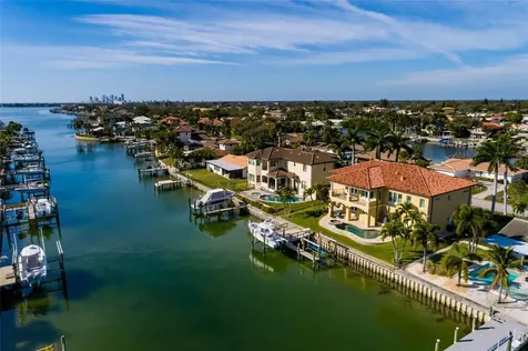 1976 Kansas Avenue NE St Petersburg FL 33703