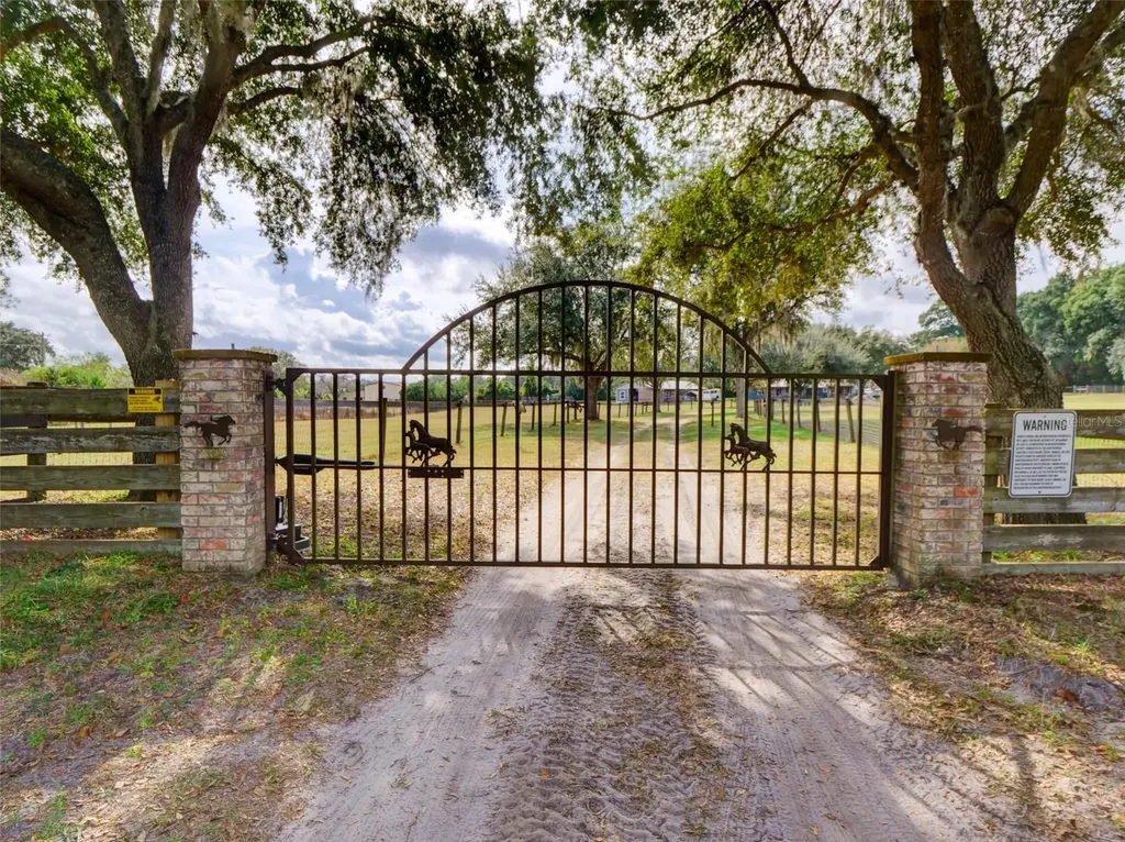 1765 E Cr 462 Wildwood FL 34785