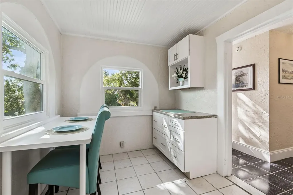 4326 3rd Avenue S St Petersburg FL 33711