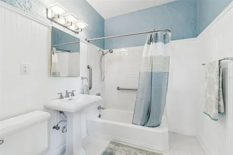 4326 3rd Avenue S St Petersburg FL 33711