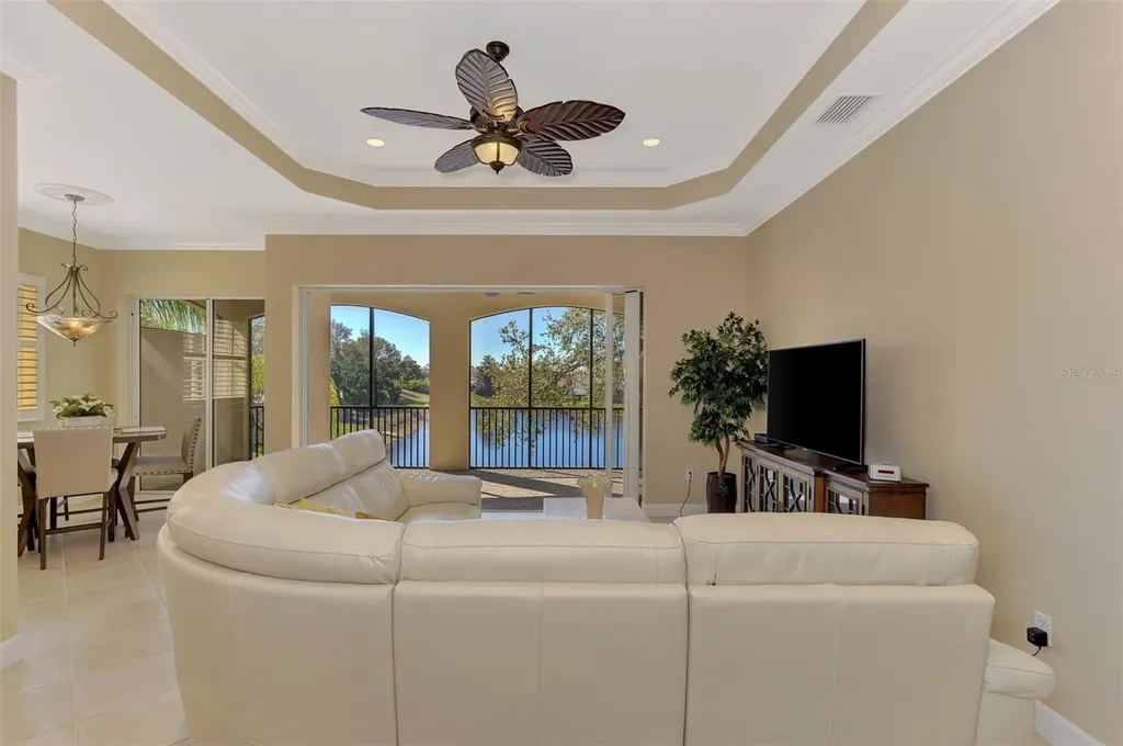 5242 Parisienne Place Sarasota FL 34238