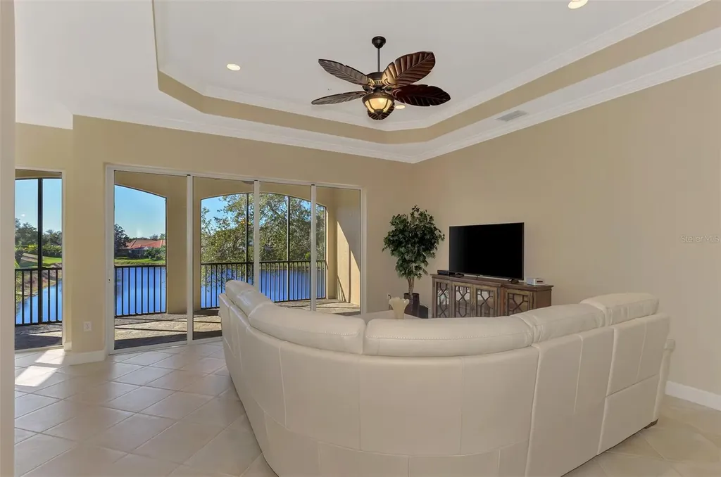 5242 Parisienne Place Sarasota FL 34238
