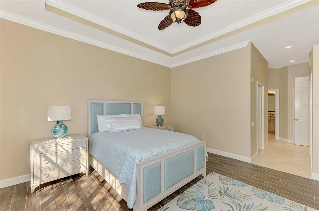 5242 Parisienne Place Sarasota FL 34238