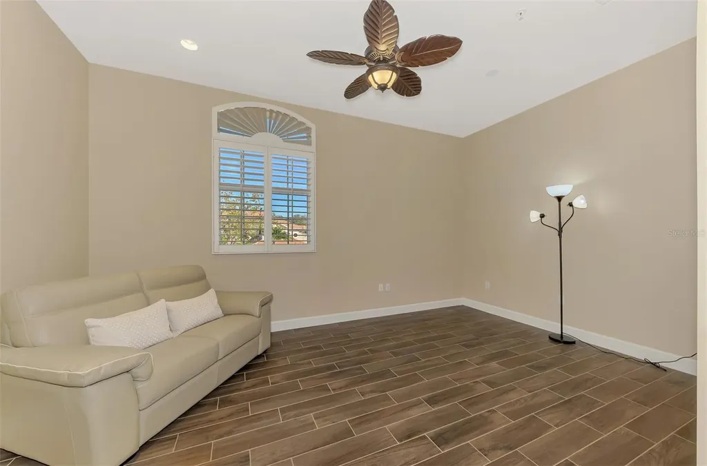 5242 Parisienne Place Sarasota FL 34238