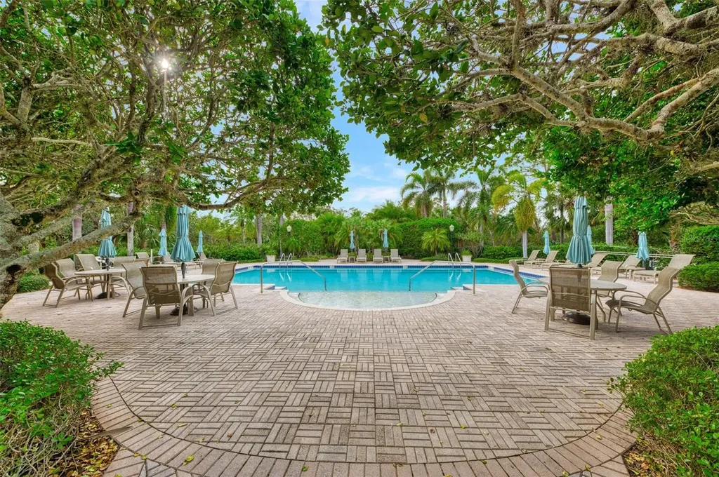 5242 Parisienne Place Sarasota FL 34238