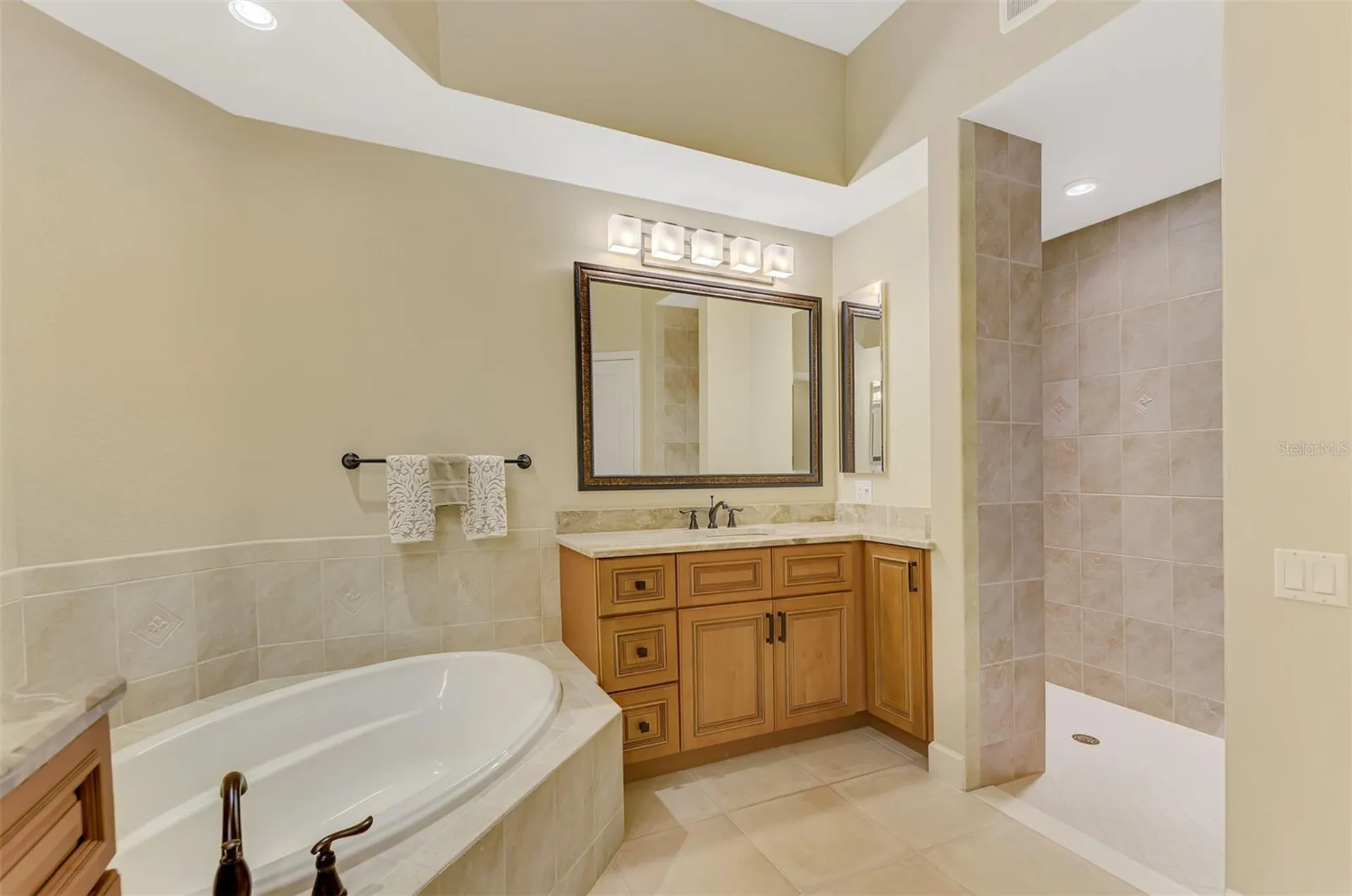 5242 Parisienne Place Sarasota FL 34238