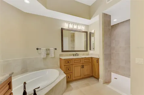 5242 Parisienne Place Sarasota FL 34238