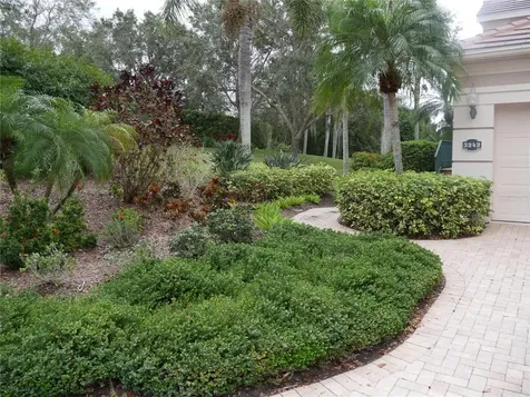 5242 Parisienne Place Sarasota FL 34238