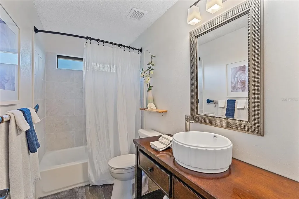 5766 Forester Pine Court Sarasota FL 34243