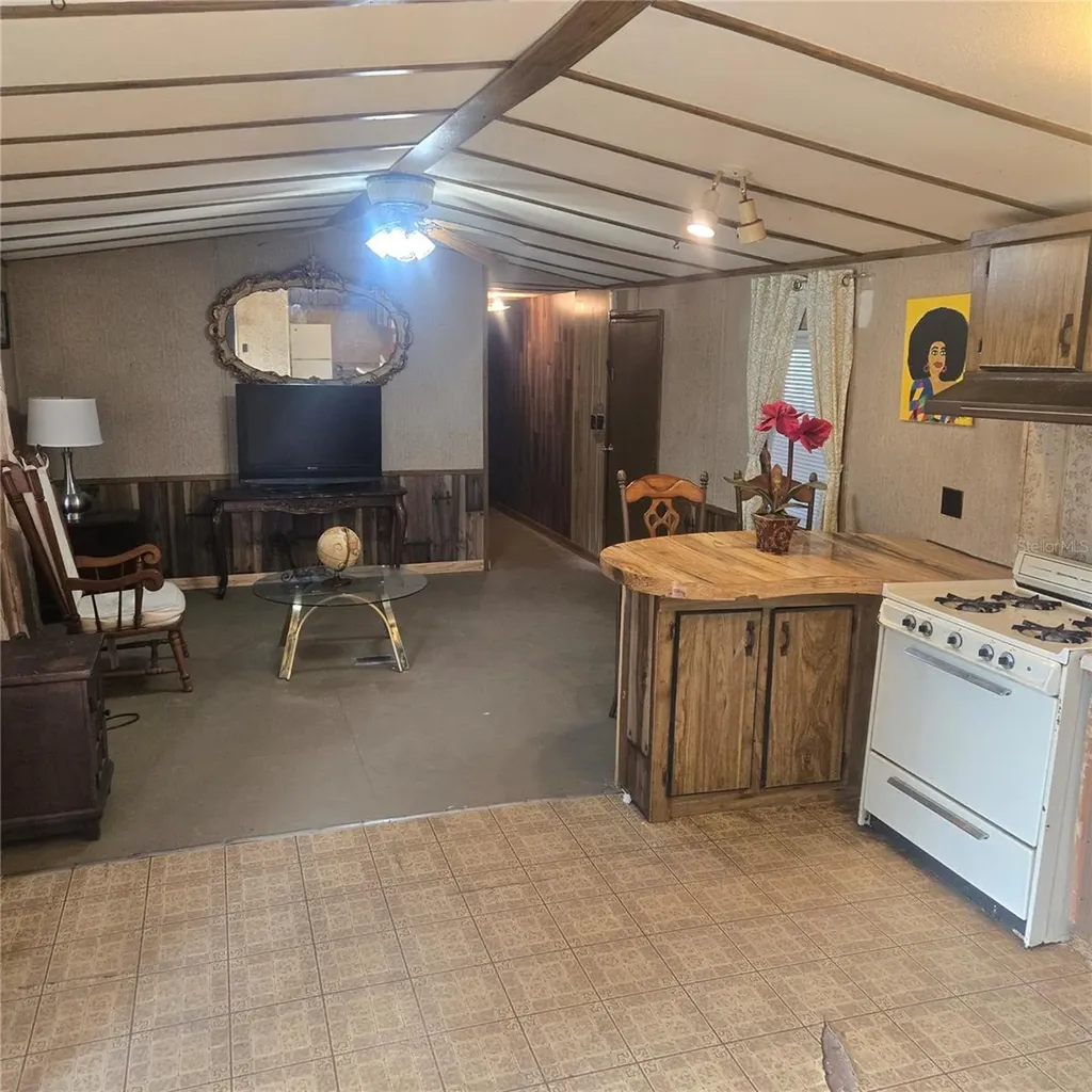 2820 Barnes Street Marianna FL 32448
