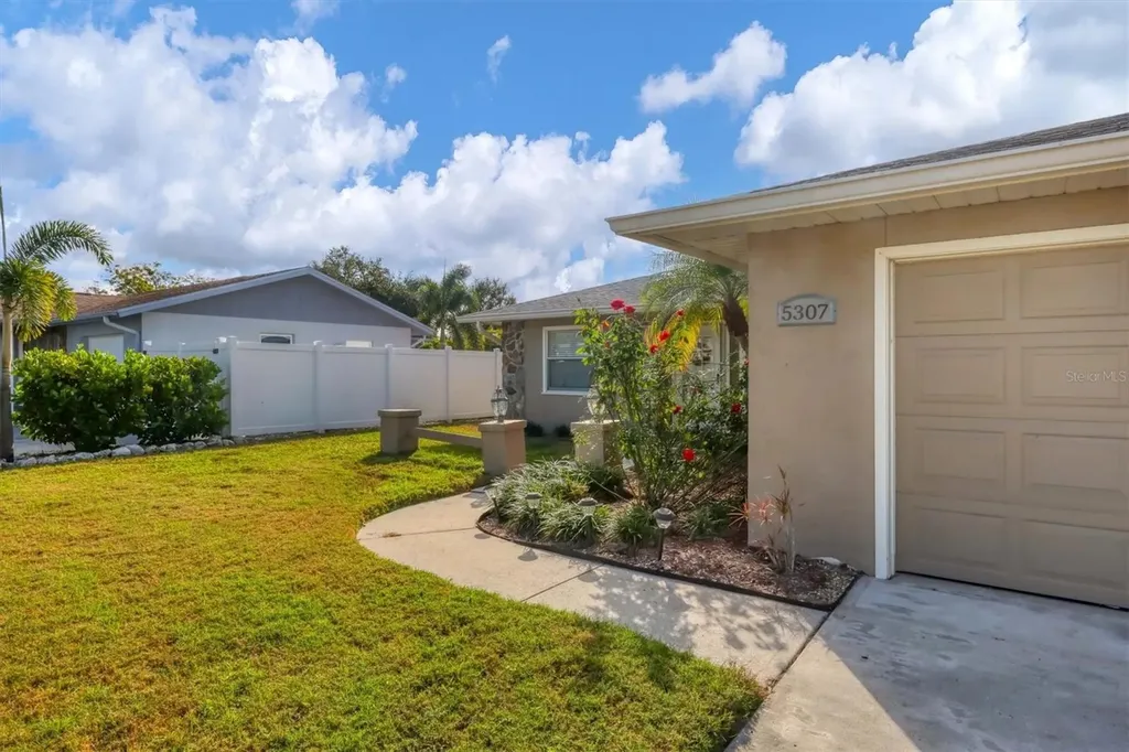 5307 18th Avenue W Bradenton FL 34209
