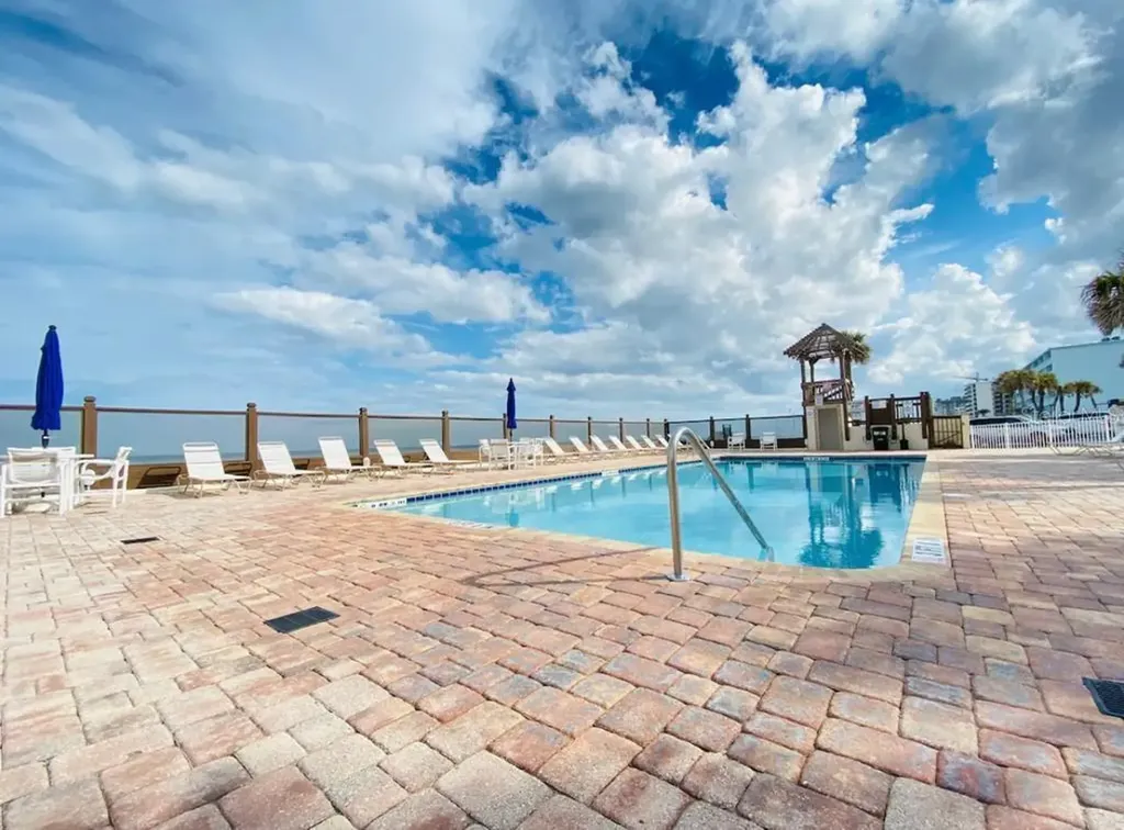 1233 S Atlantic Avenue Daytona Beach FL 32118