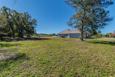 5750 60th Avenue N St Petersburg FL 33709