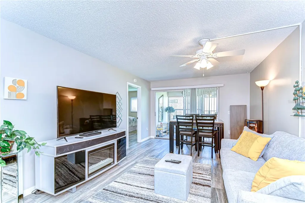 13870 Oakwood Lane Seminole FL 33776