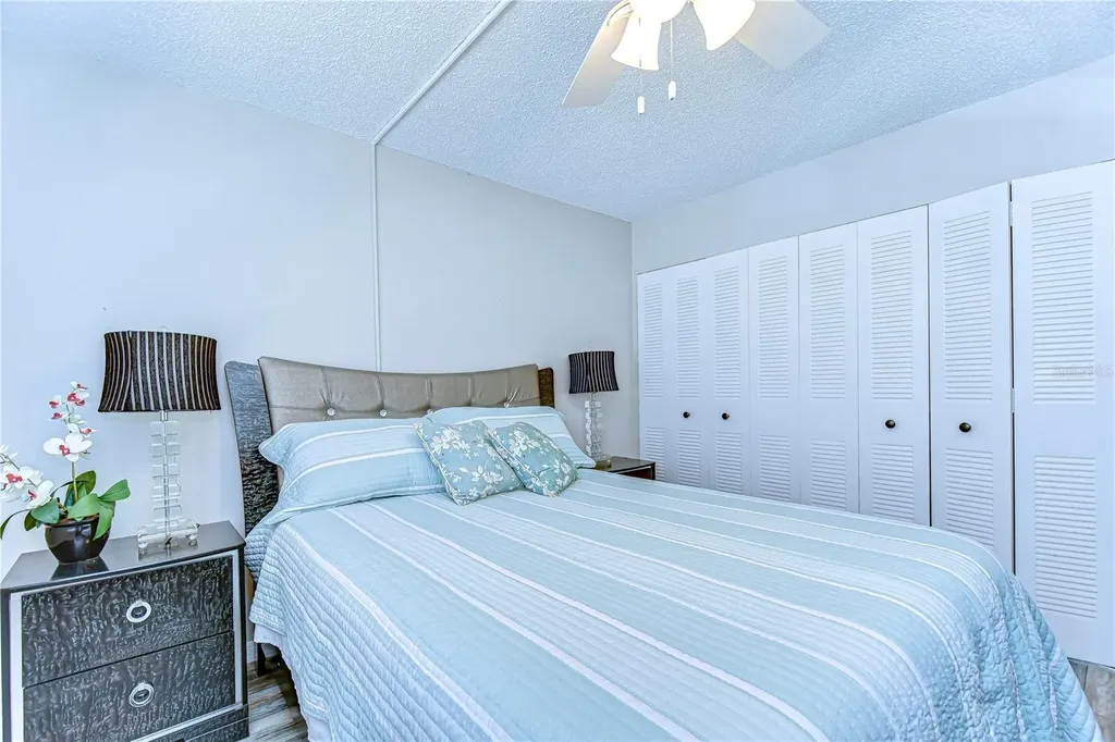 13870 Oakwood Lane Seminole FL 33776