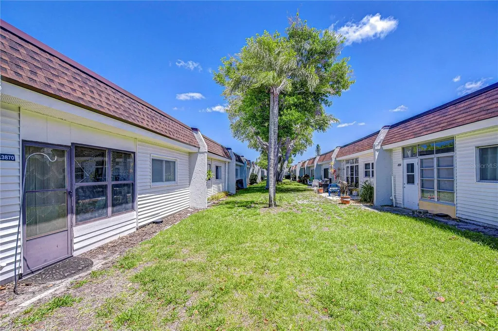 13870 Oakwood Lane Seminole FL 33776