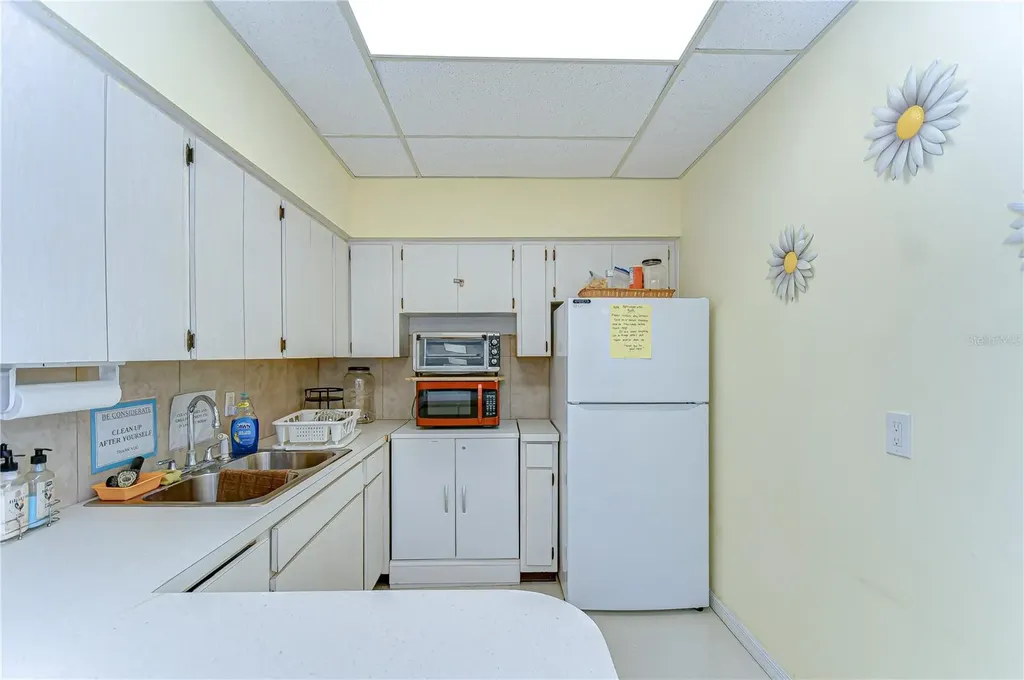 13870 Oakwood Lane Seminole FL 33776
