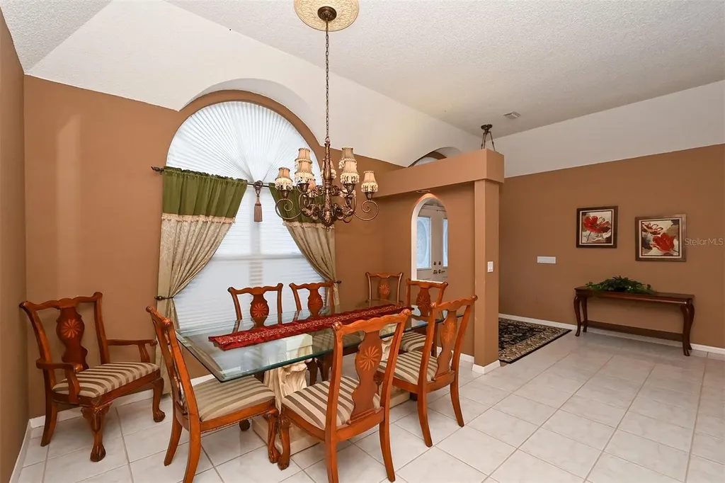 3866 Surrey Court Sarasota FL 34235