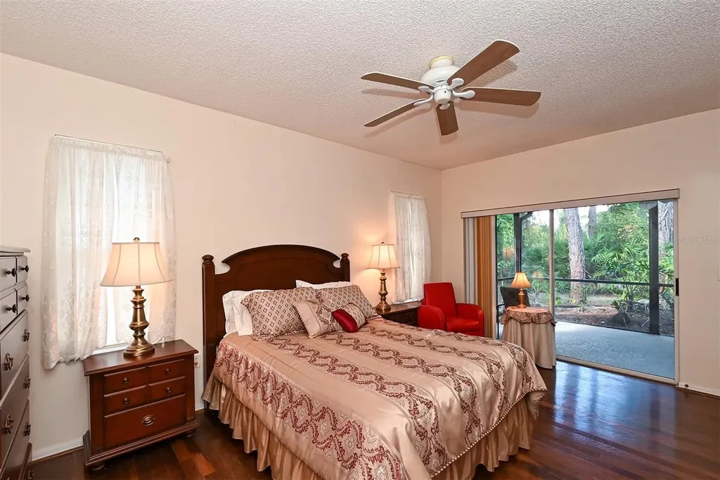 3866 Surrey Court Sarasota FL 34235
