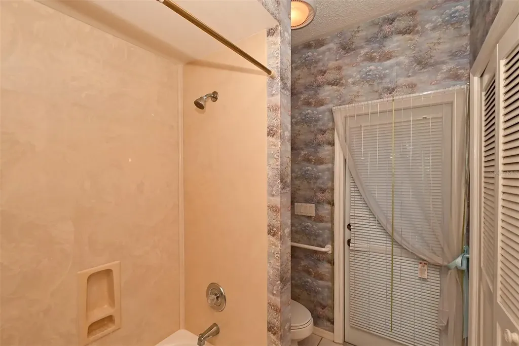 3866 Surrey Court Sarasota FL 34235
