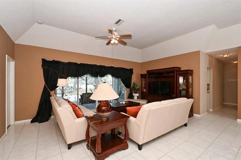 3866 Surrey Court Sarasota FL 34235