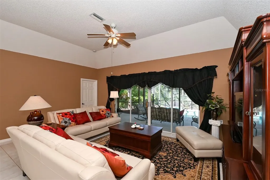 3866 Surrey Court Sarasota FL 34235