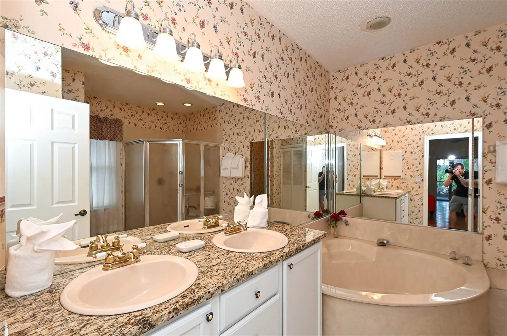 3866 Surrey Court Sarasota FL 34235