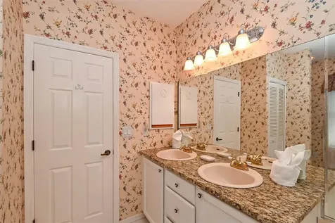 3866 Surrey Court Sarasota FL 34235