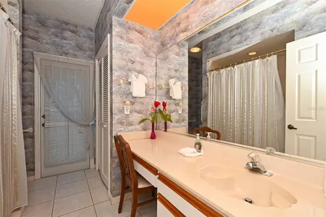 3866 Surrey Court Sarasota FL 34235