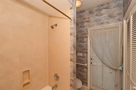 3866 Surrey Court Sarasota FL 34235